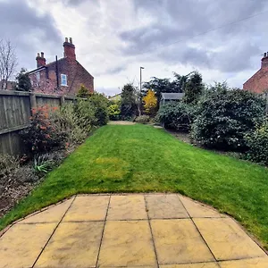  Holiday home Townhouse Free Parking Sleeps 8 United Kingdom